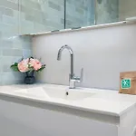 Blue Oasis - Free Parking Apartment *