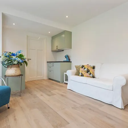 Blue Oasis - Free Parking