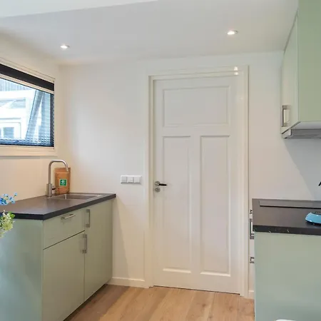 Blue Oasis - Free Parking