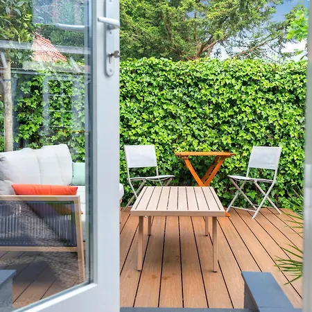 Blue Oasis - Free Parking