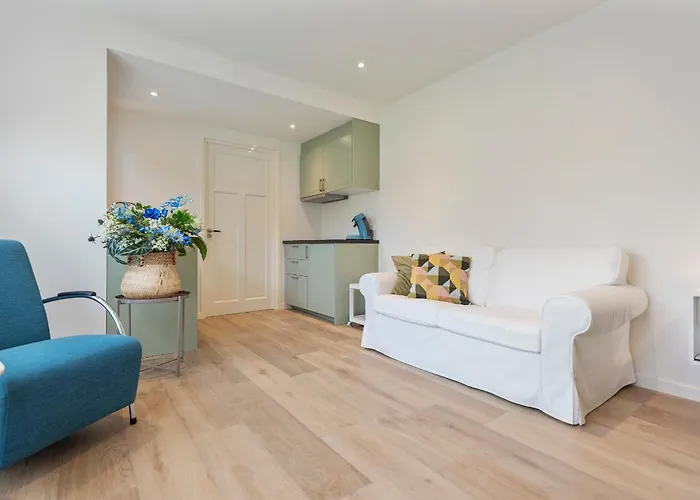 Blue Oasis - Free Parking