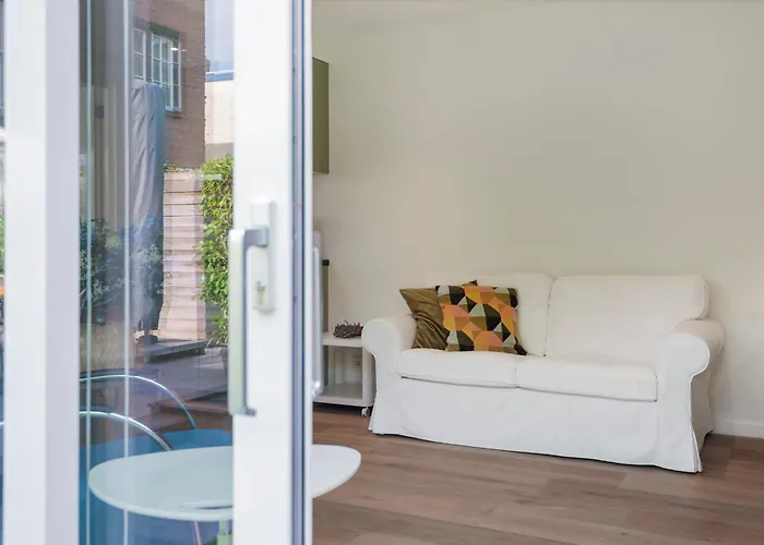 Blue Oasis - Free Parking