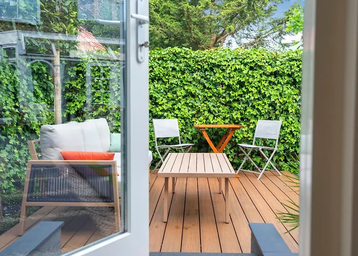 Blue Oasis - Free Parking