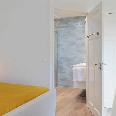 Blue Oasis - Free Parking