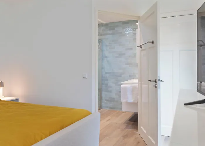 Blue Oasis - Free Parking